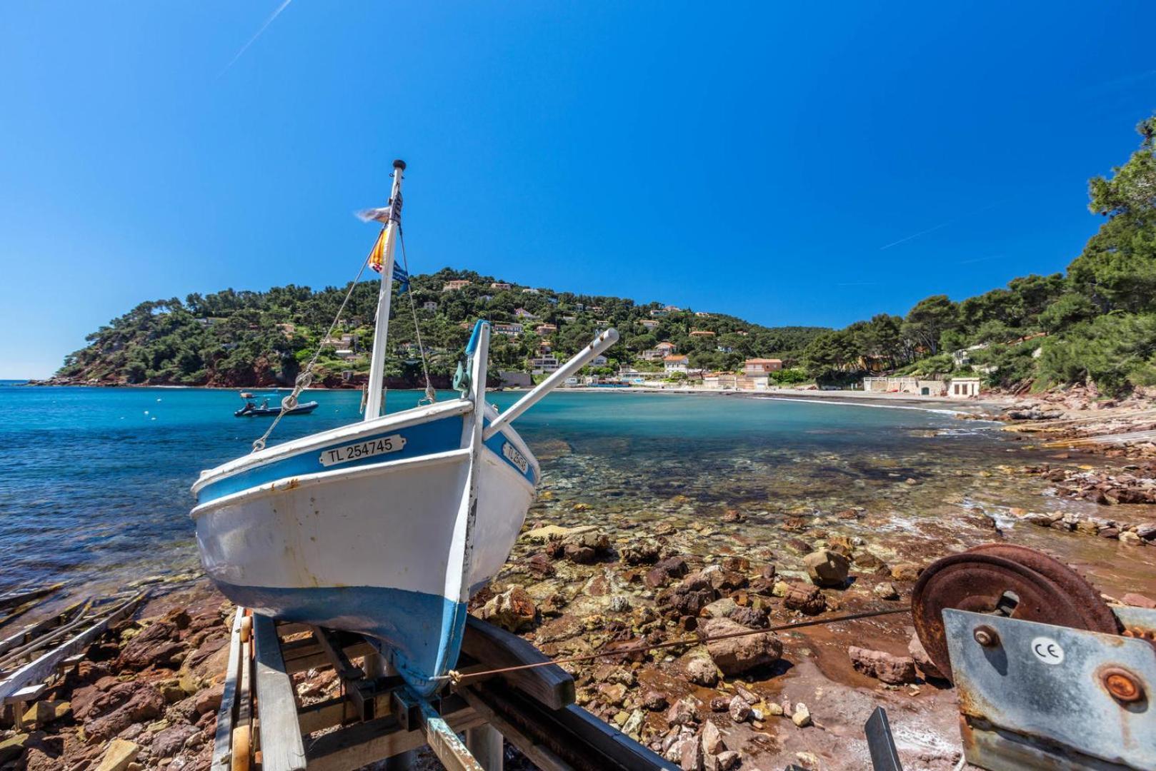 Les Bois Flottes . Plage De La Verne La Seyne-sur-Mer Exteriör bild